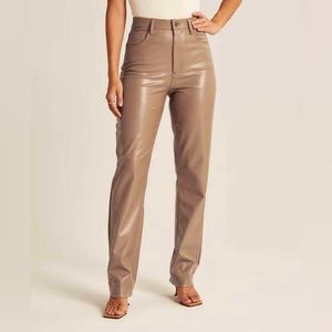 Curve Love Vegan Leather 90s Straight Pant